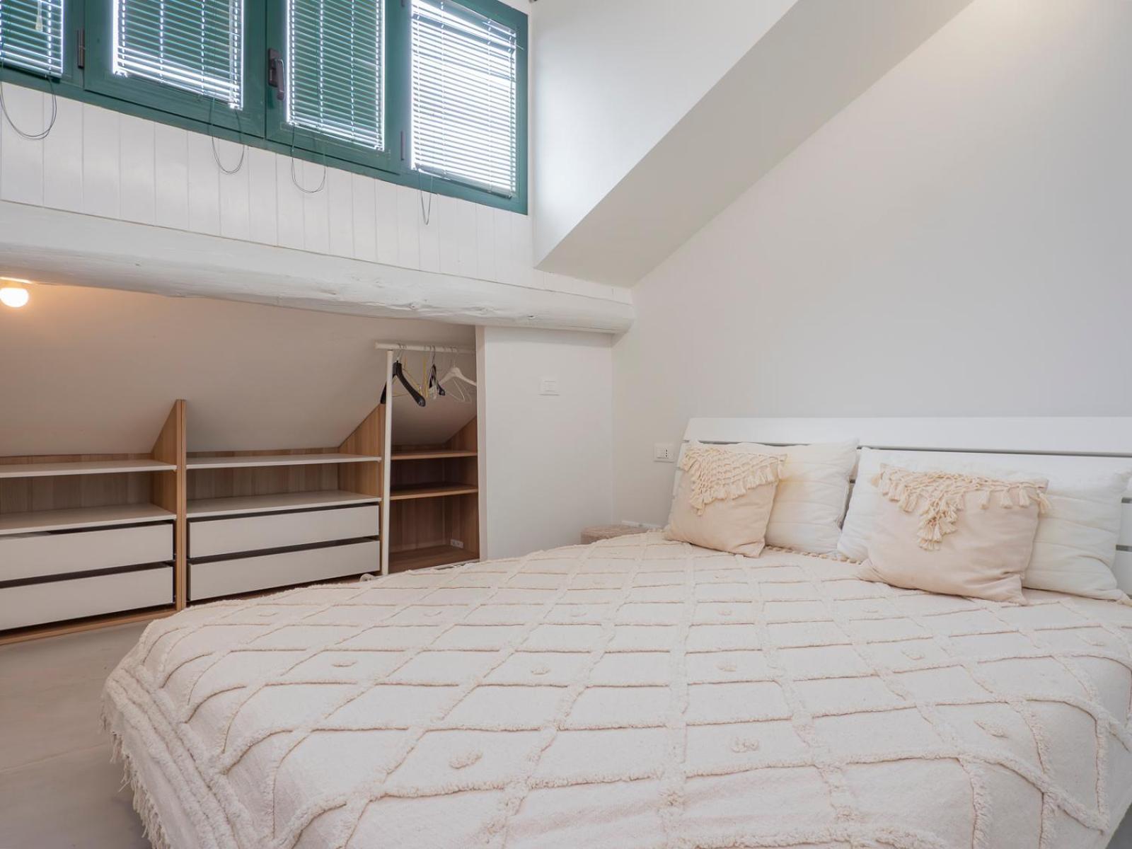 I Host - Jenner 14 Apartment